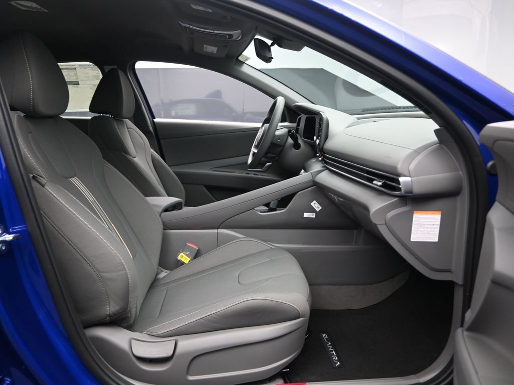 New 2026 Hyundai Elantra Blue image 32