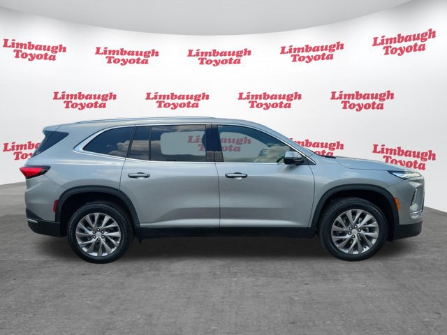 Used 2025 Buick Enclave Preferred AWD/4WD image 2