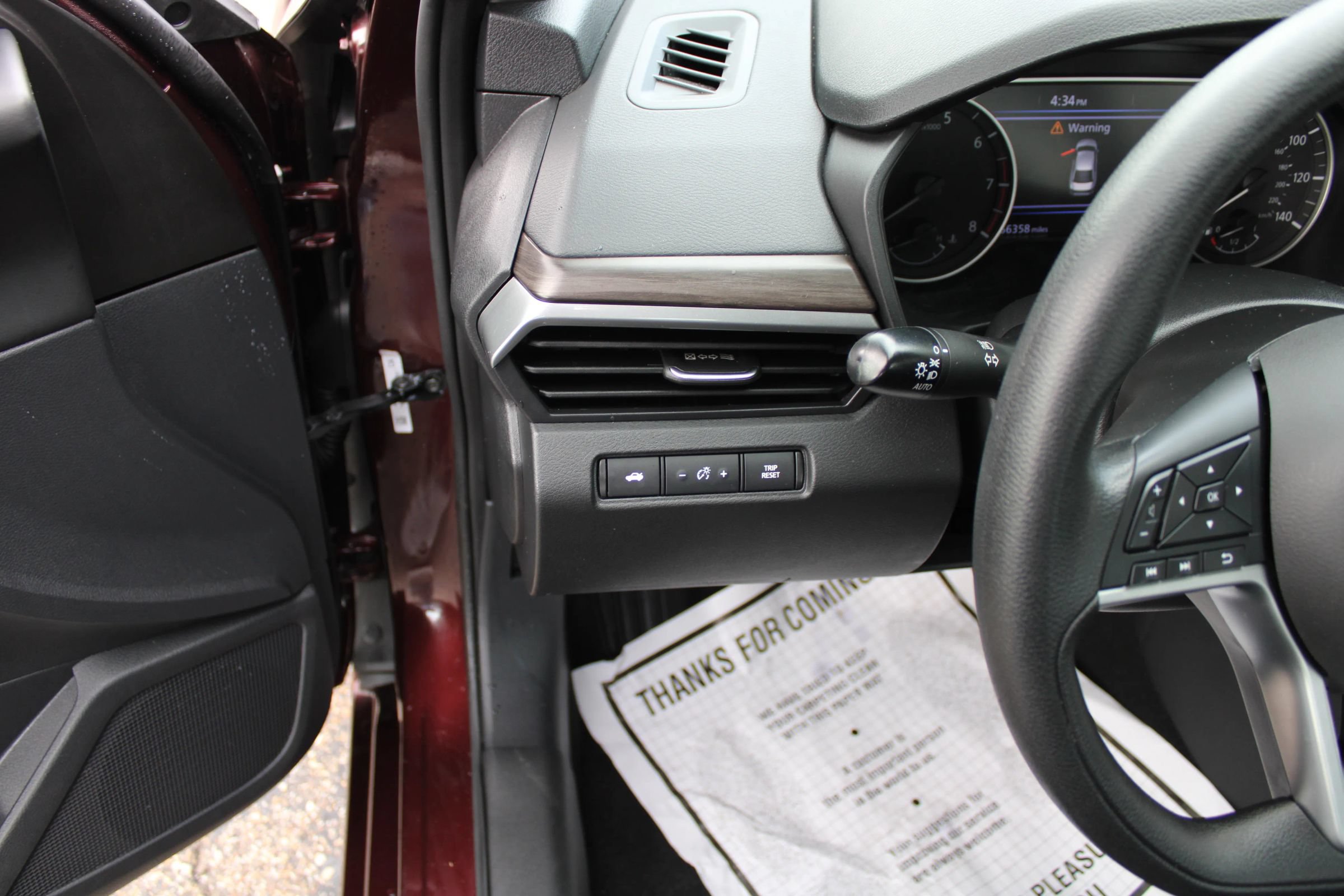 Used 2024 Nissan Altima 2.5 SV FWD image 10