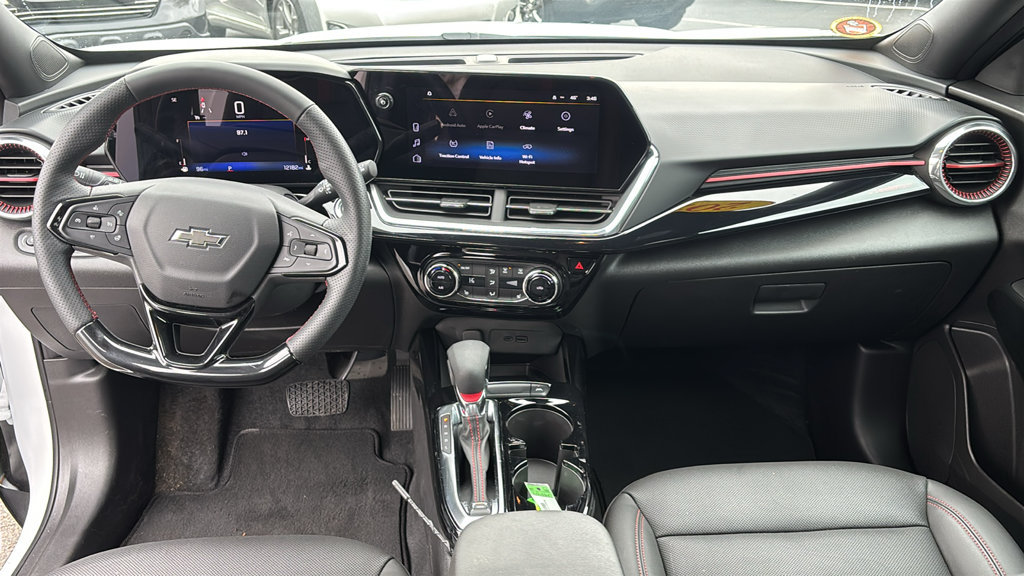 Used 2025 Chevrolet Trax RS w/ Sunroof Package FWD image 12