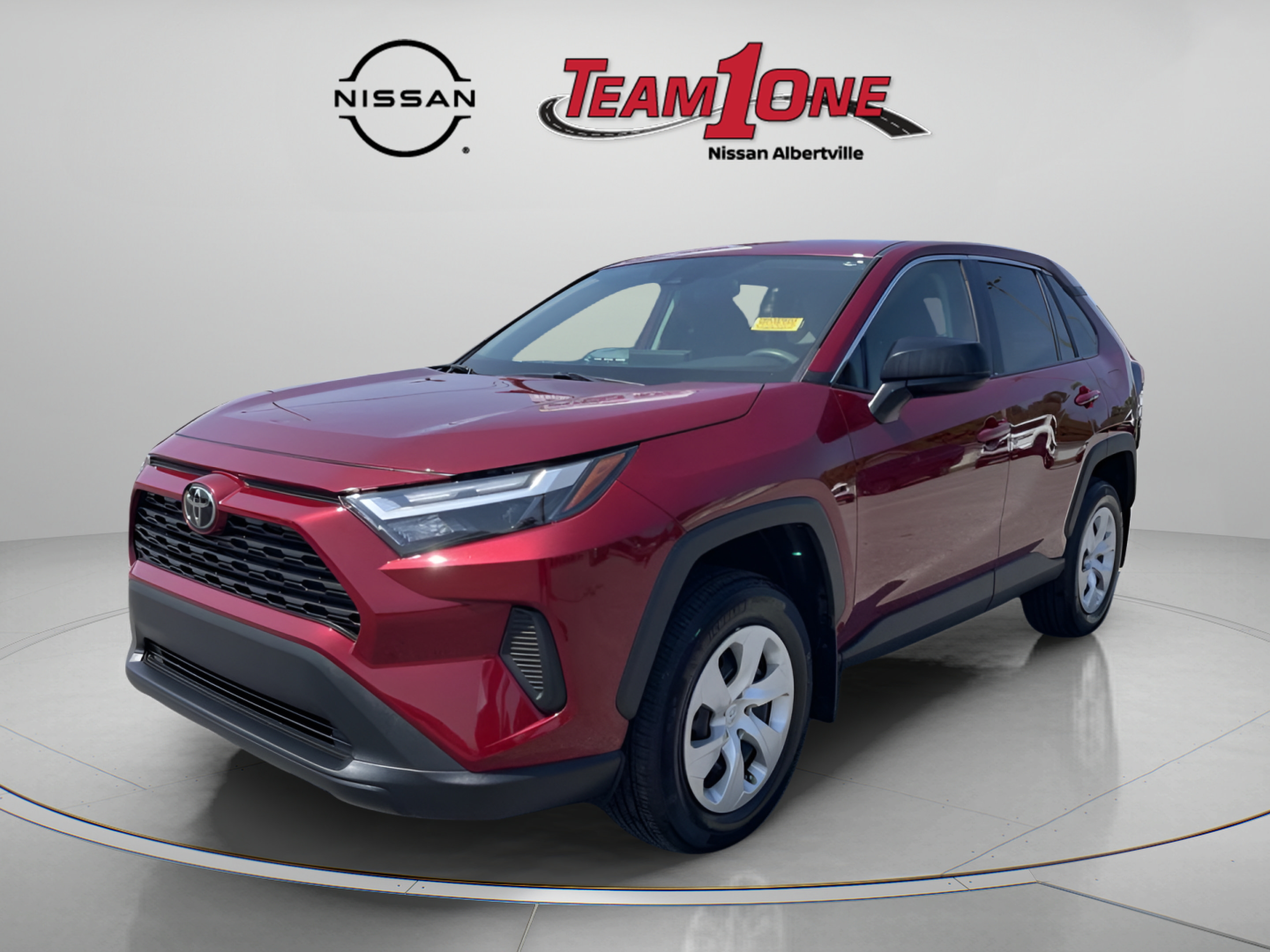 Used 2024 Toyota RAV4 LE FWD image 4