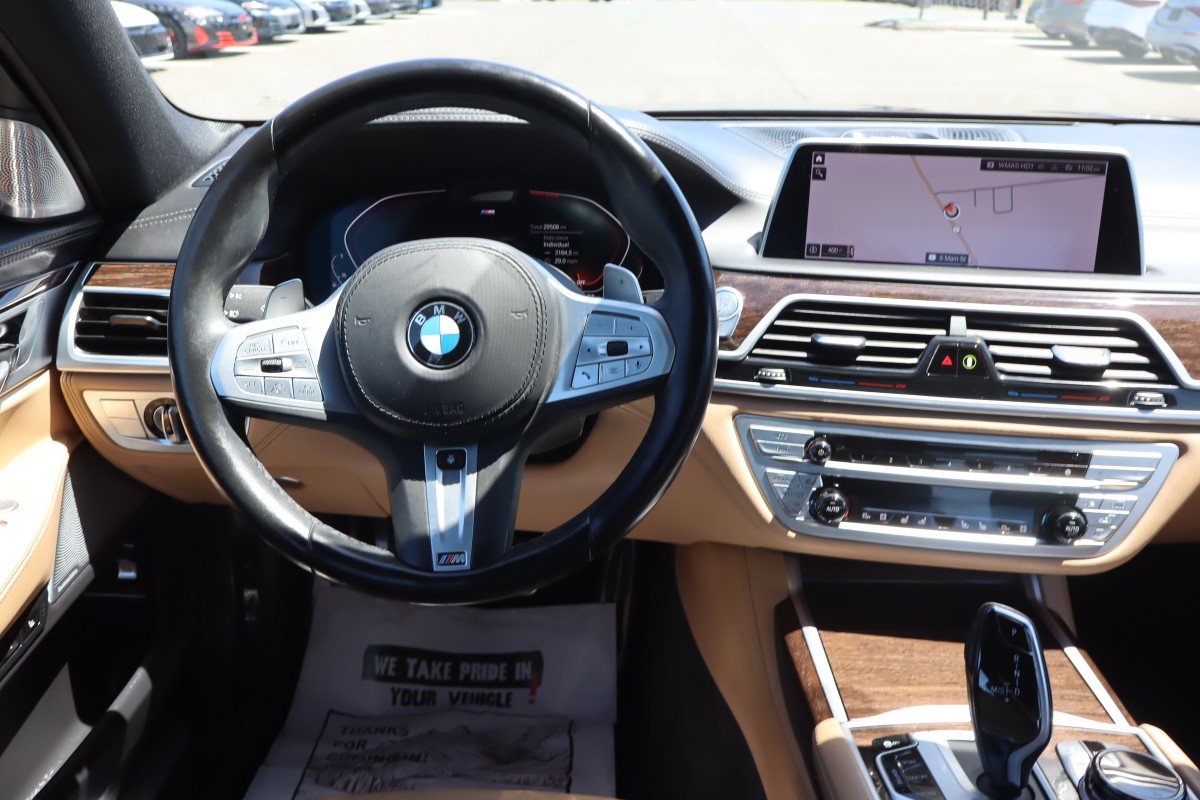 Used 2021 BMW 750i xDrive w/ Executive Package AWD/4WD image 11