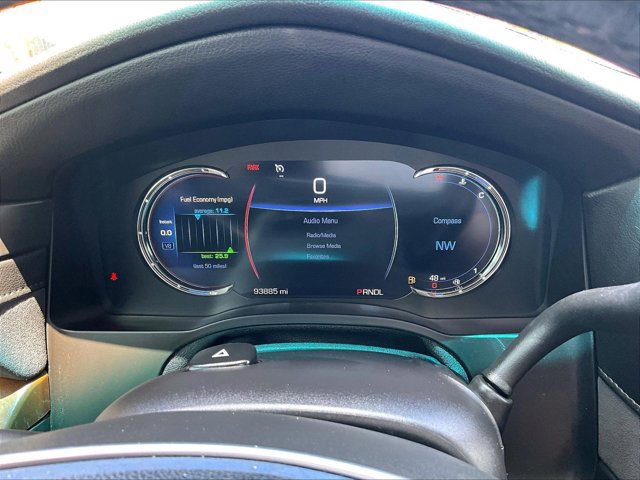 Used 2017 Cadillac Escalade ESV Luxury RWD image 20
