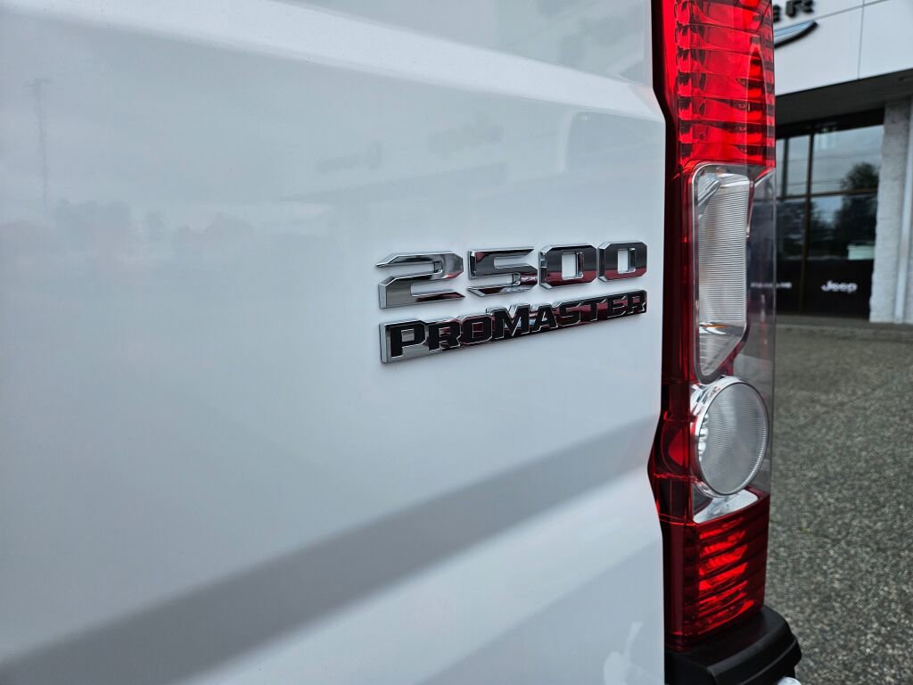 Used 2025 RAM ProMaster 2500 w/ Convenience Group FWD image 11