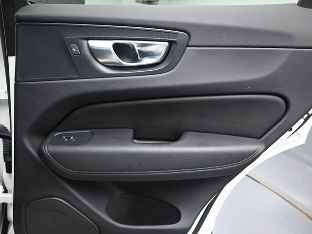 Used 2024 Volvo XC60 B5 Core image 28