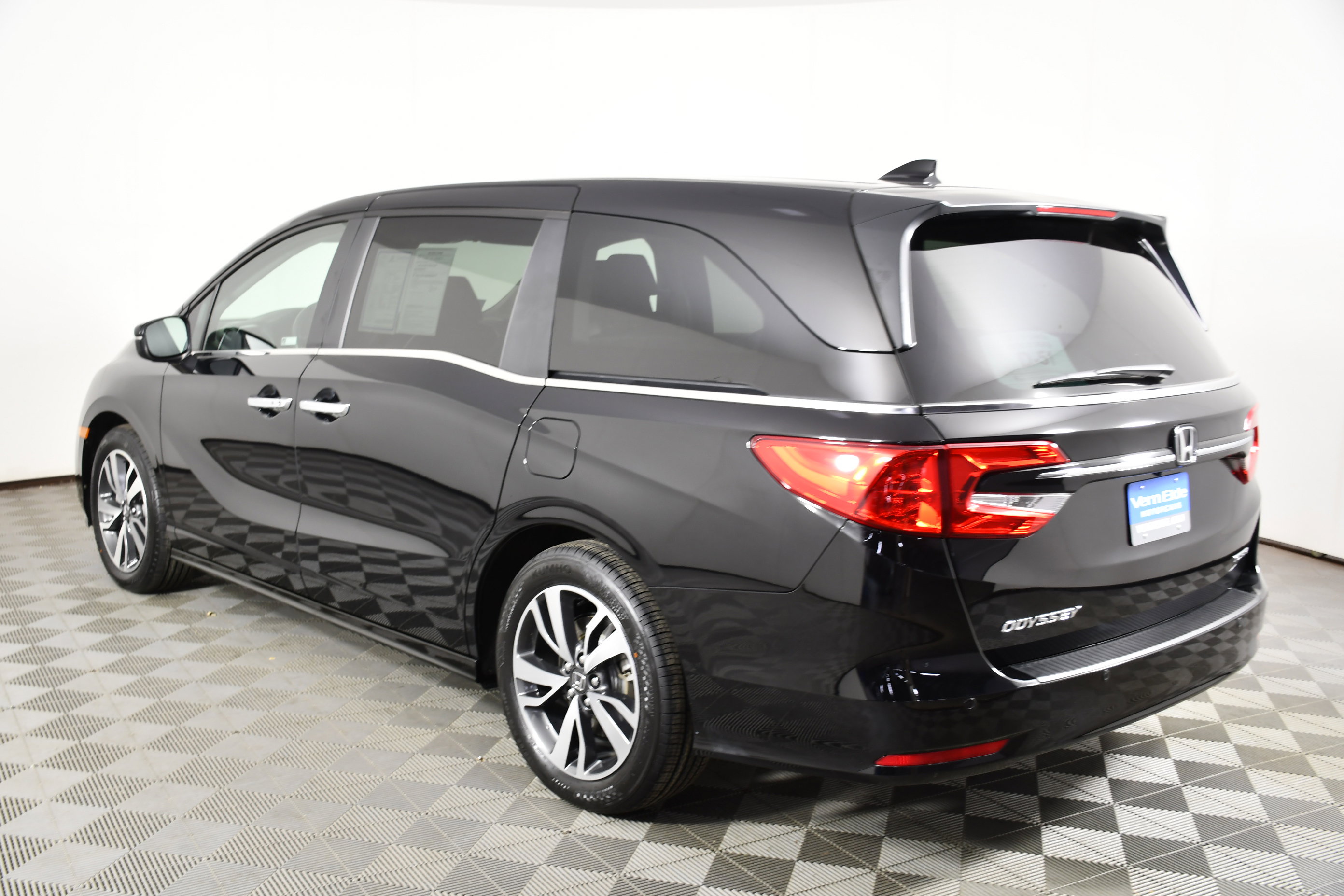 Certified 2023 Honda Odyssey Touring image 8