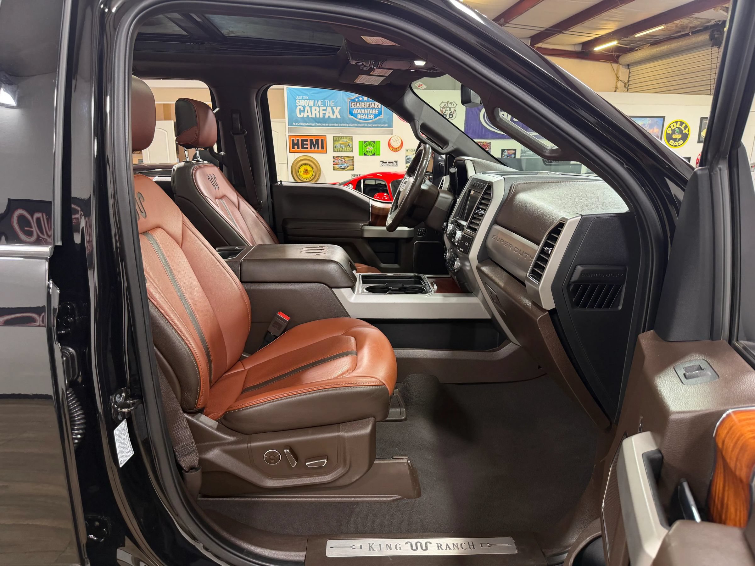 Used 2021 Ford F250 King Ranch w/ King Ranch Ultimate Package AWD/4WD image 23