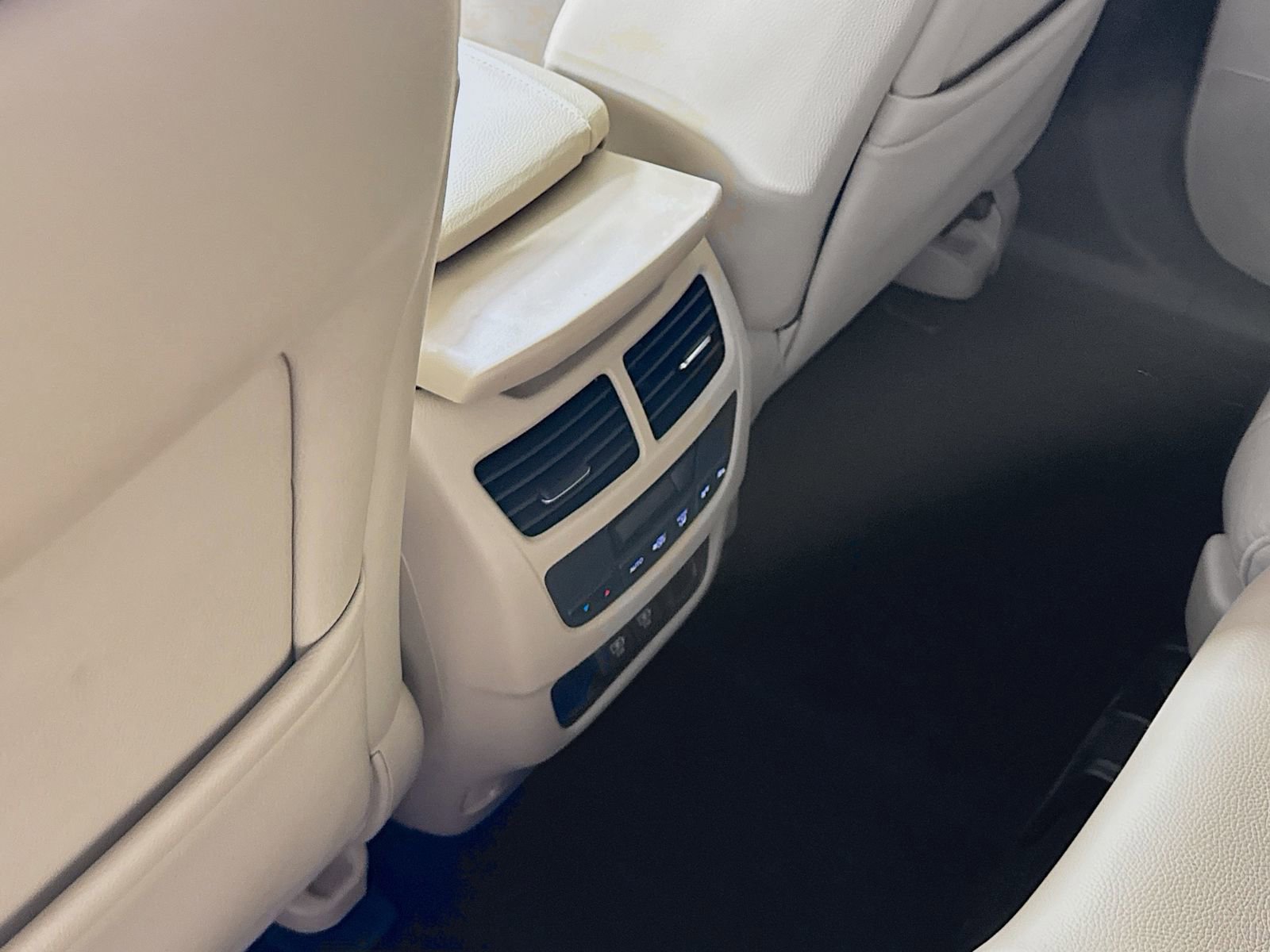 Used 2020 Acura MDX SH-AWD image 22