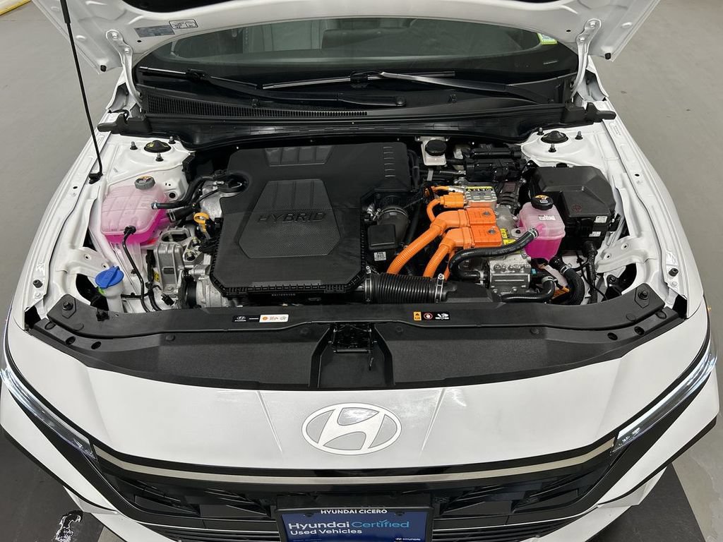 Used 2025 Hyundai Elantra Limited FWD image 25