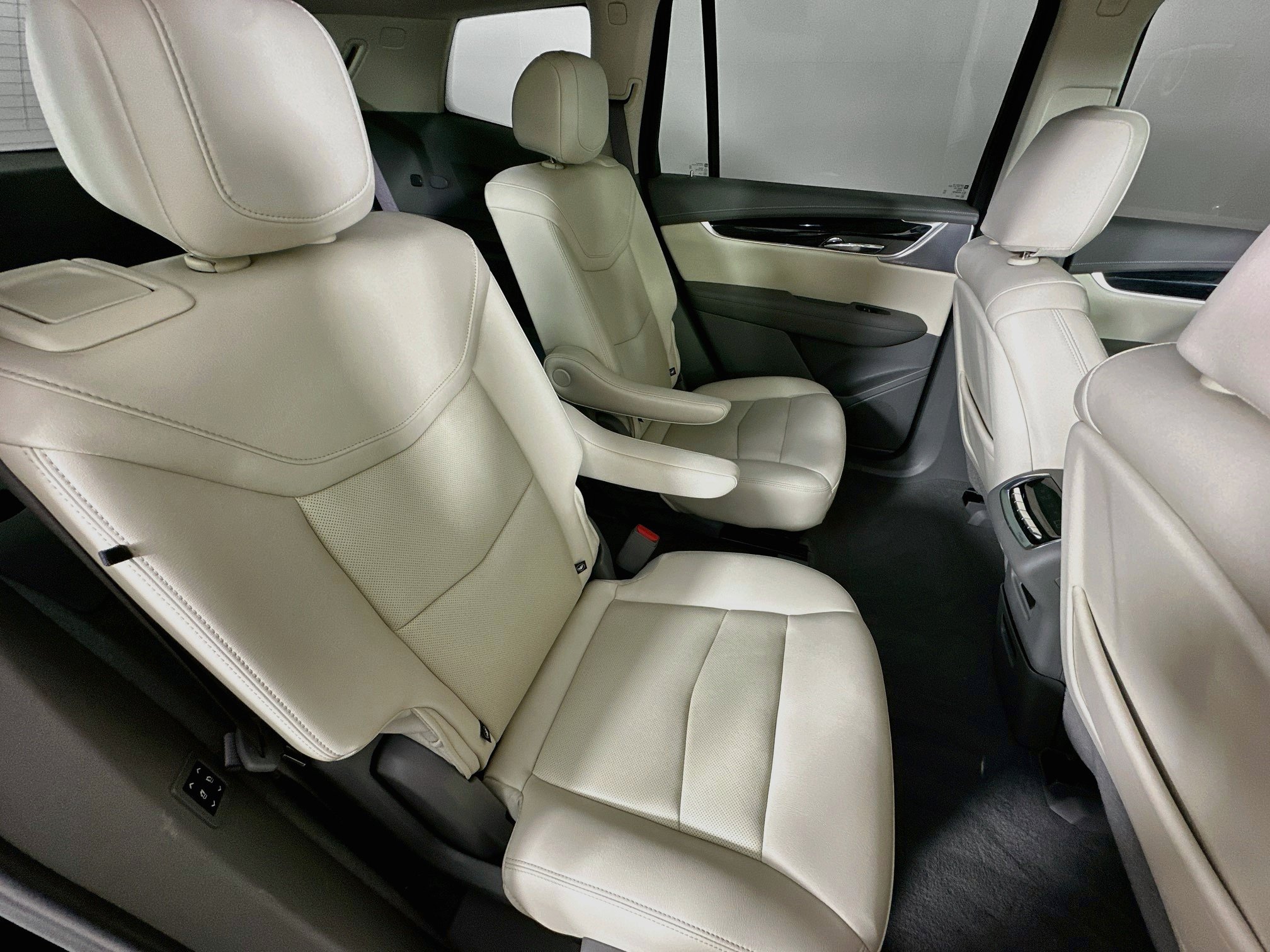 Used 2023 Cadillac XT6 Premium Luxury AWD/4WD image 36