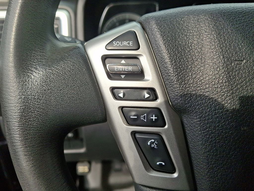 Used 2017 Nissan Titan SV image 20