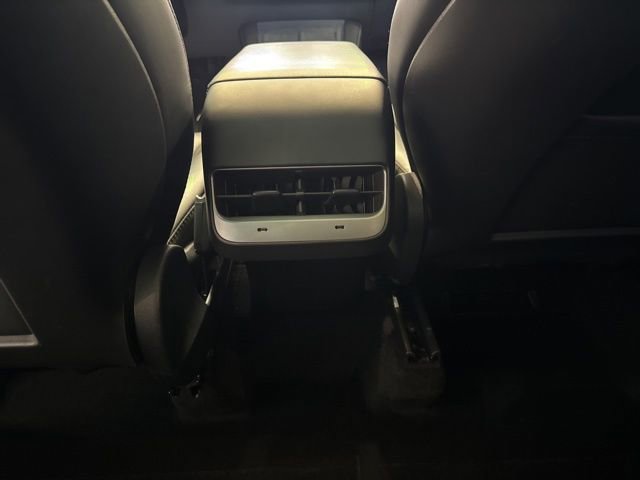 Used 2021 Tesla Model Y Long Range image 34