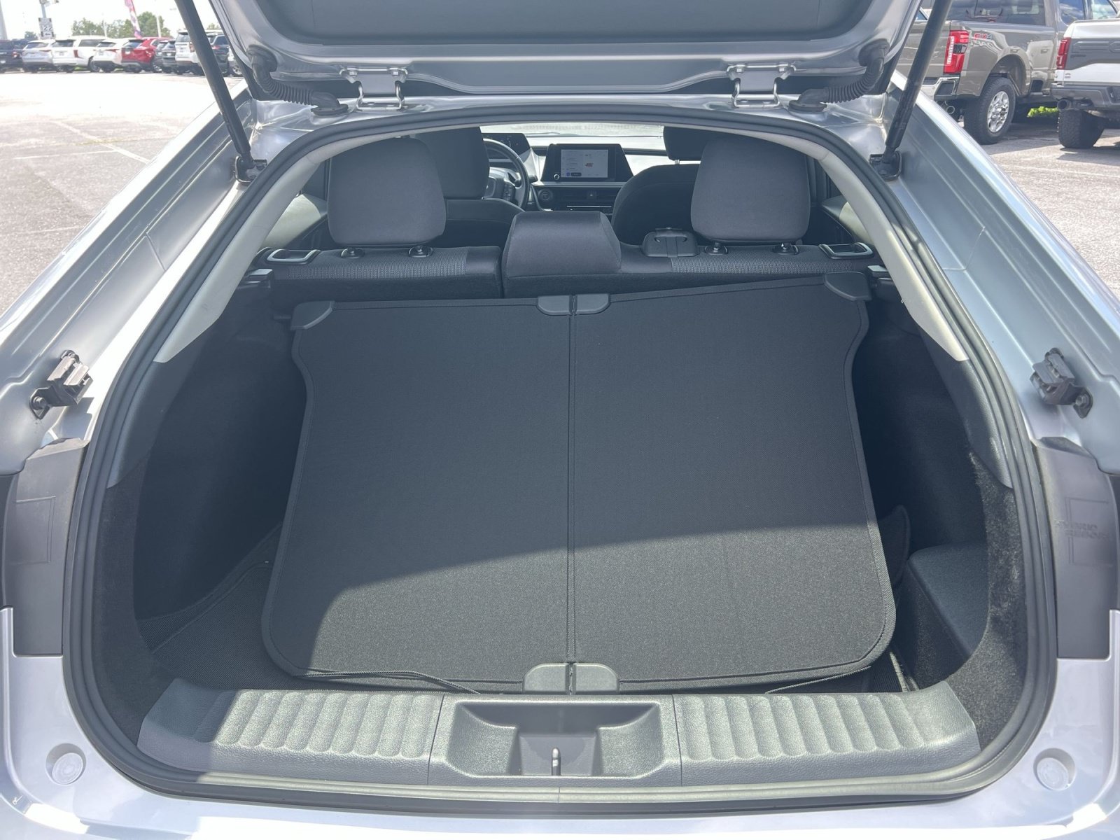 Used 2025 Toyota Prius LE AWD/4WD image 24