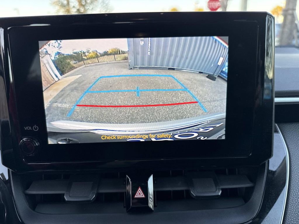 Used 2023 Toyota Corolla LE image 29