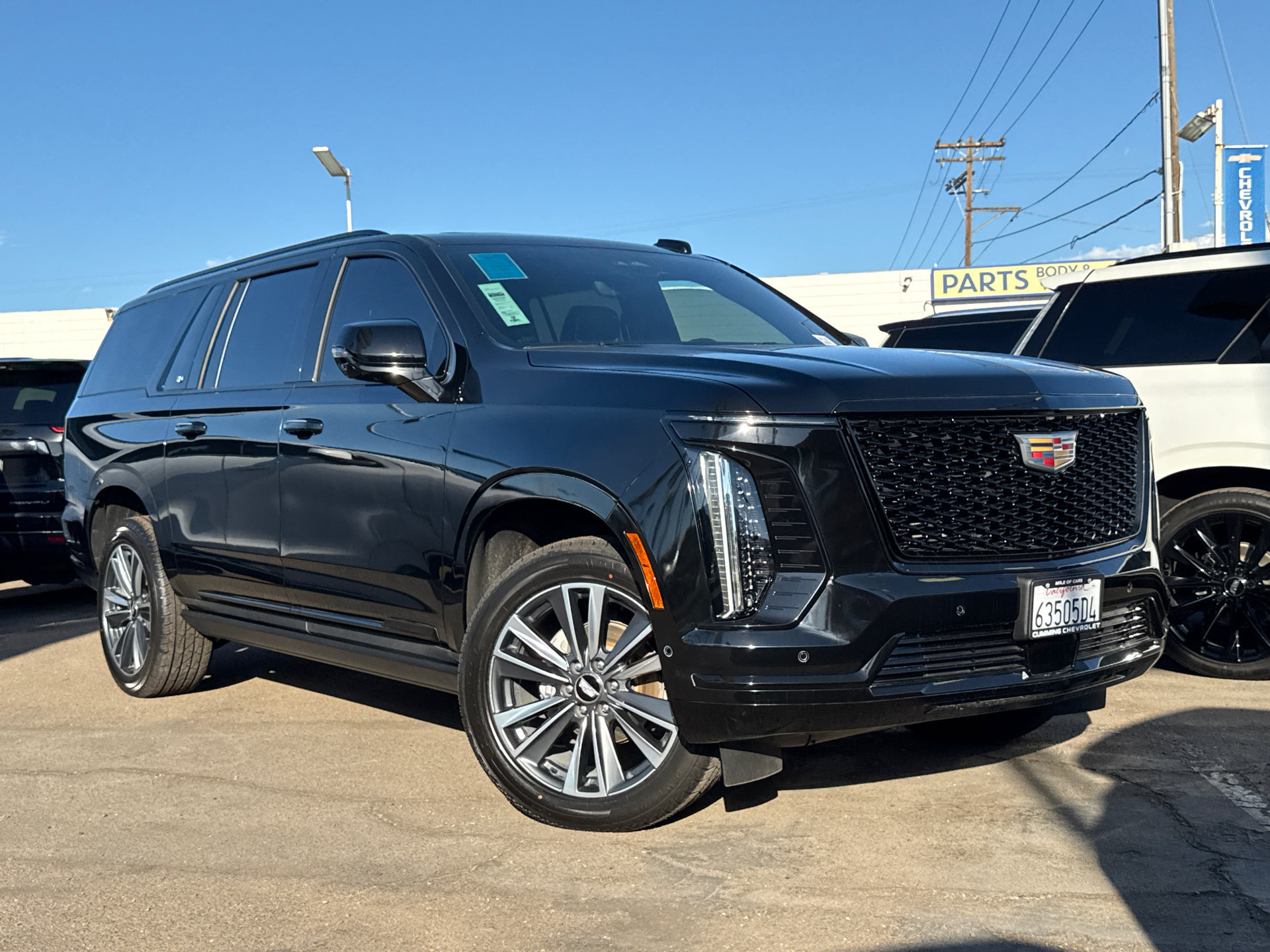 Used 2025 Cadillac Escalade ESV Sport RWD image 2