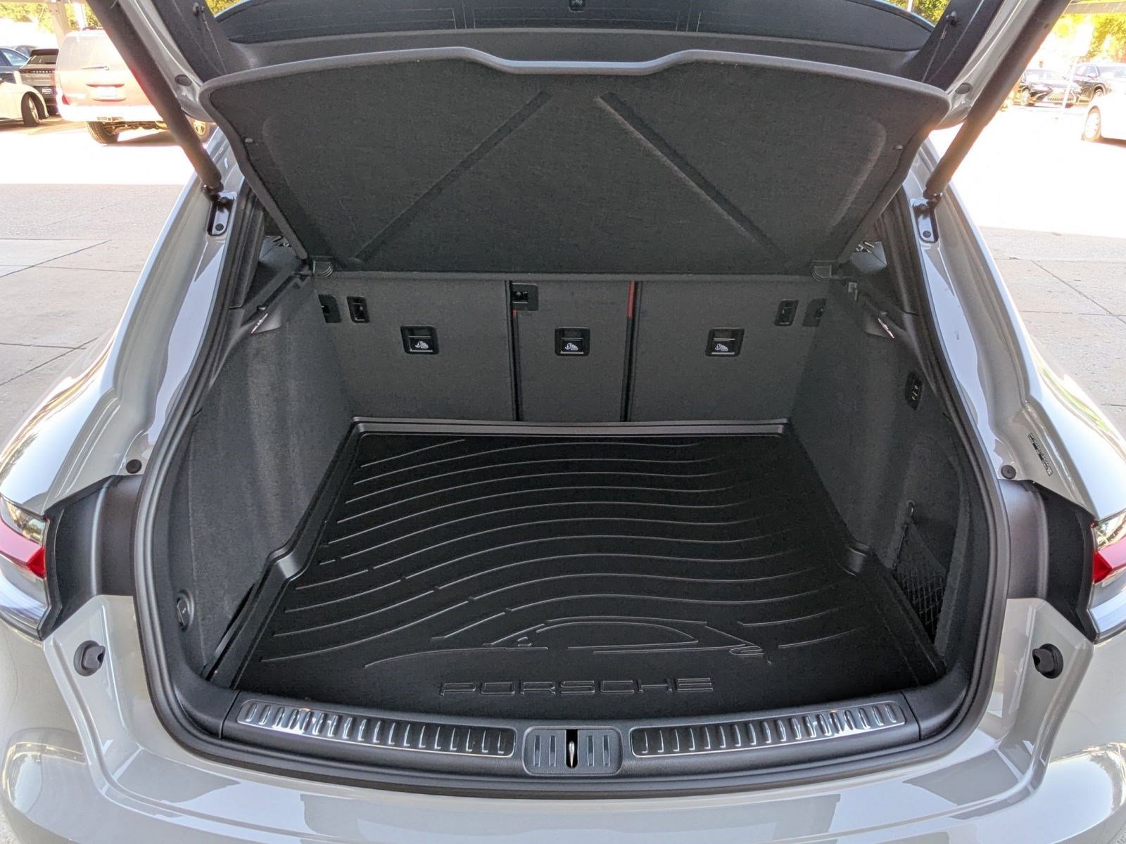 New 2026 Porsche Macan S image 23