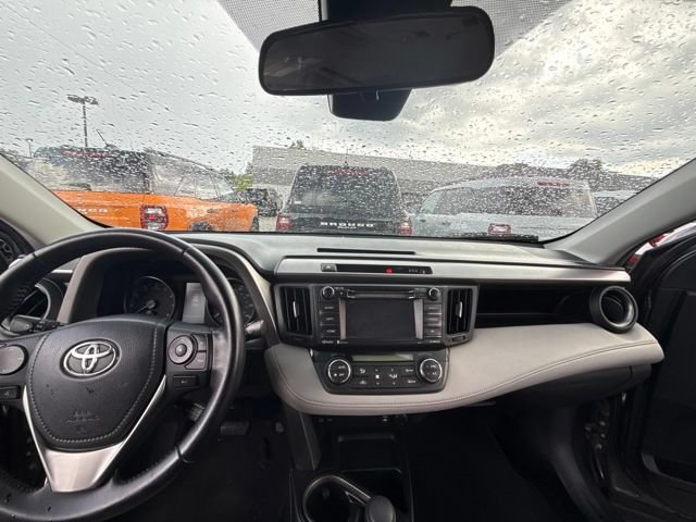 Used 2017 Toyota RAV4 XLE FWD image 5