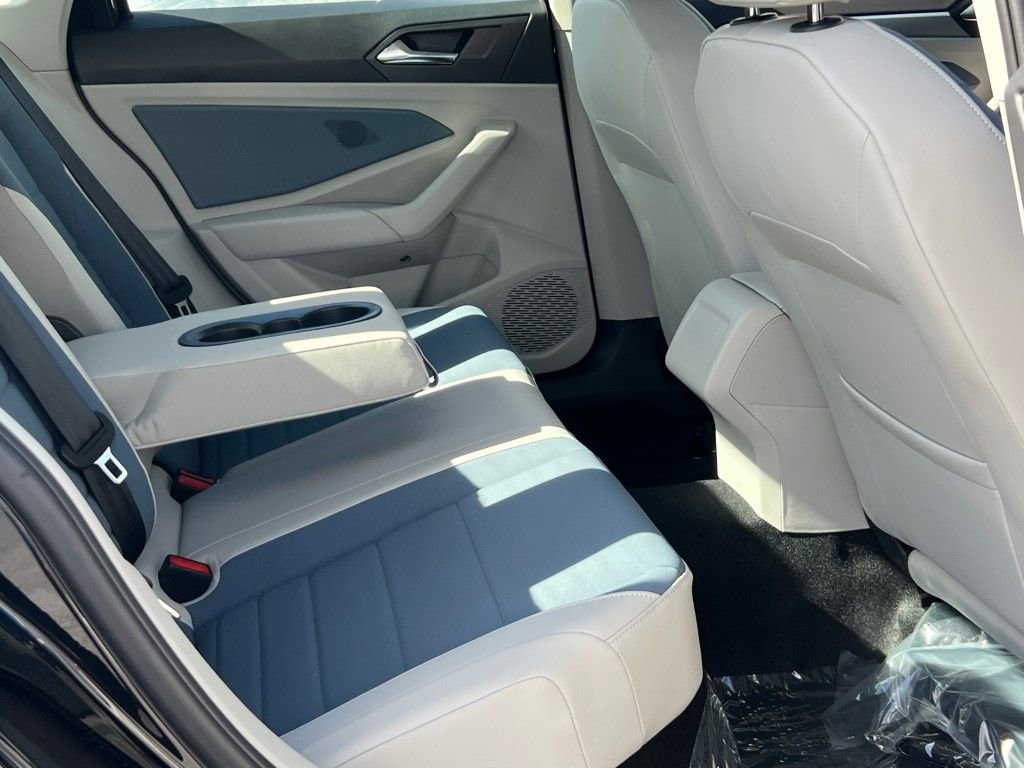 New 2025 Volkswagen Jetta SE image 11