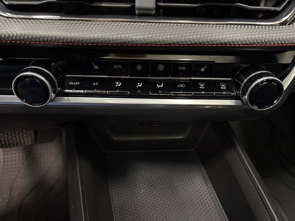 Used 2025 Chevrolet Equinox RS image 19