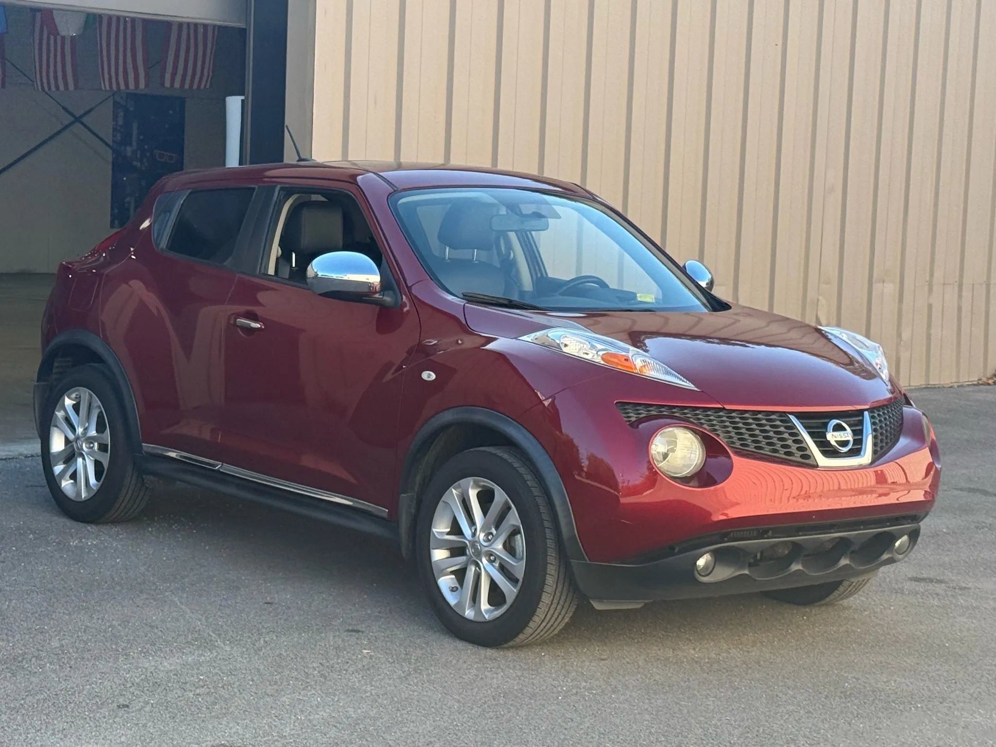 Used 2011 Nissan Juke SL w/ Chrome Pkg