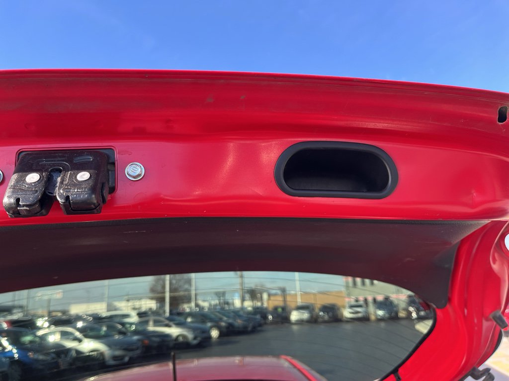 Used 2013 Toyota Yaris LE image 21