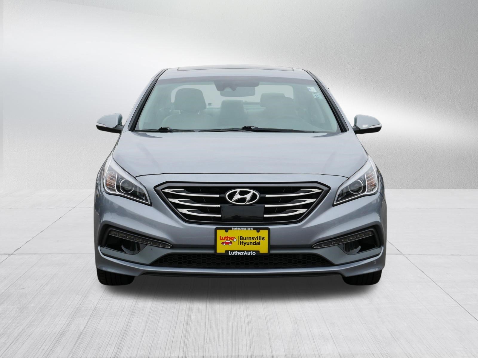 Used 2017 Hyundai Sonata Limited w/ Ultimate Package 04 image 2