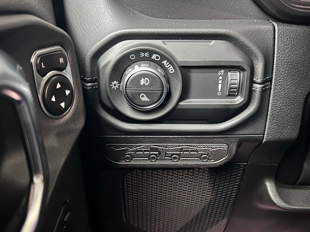 New 2026 Jeep Gladiator Sport AWD/4WD image 19