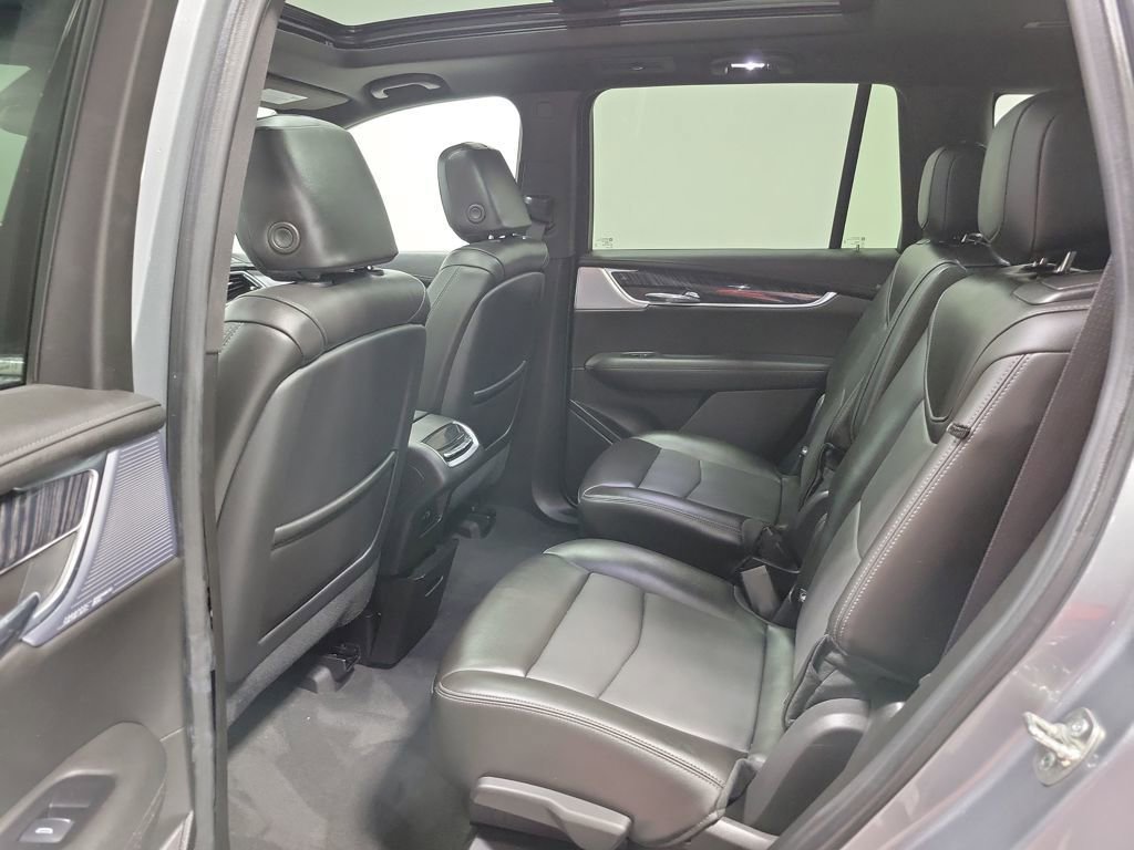 Used 2025 Cadillac XT6 Premium Luxury image 48