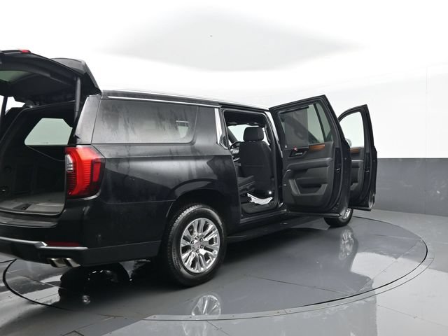 Used 2025 GMC Yukon XL Denali AWD/4WD image 36