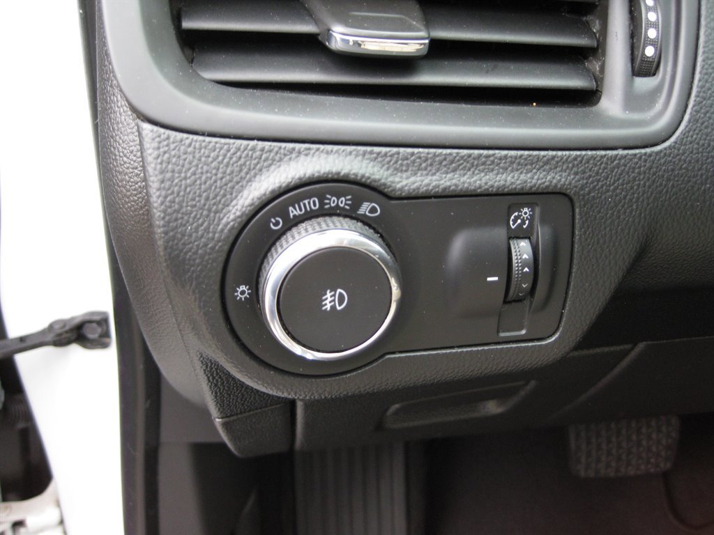 Used 2017 Buick Envision Essence FWD image 15