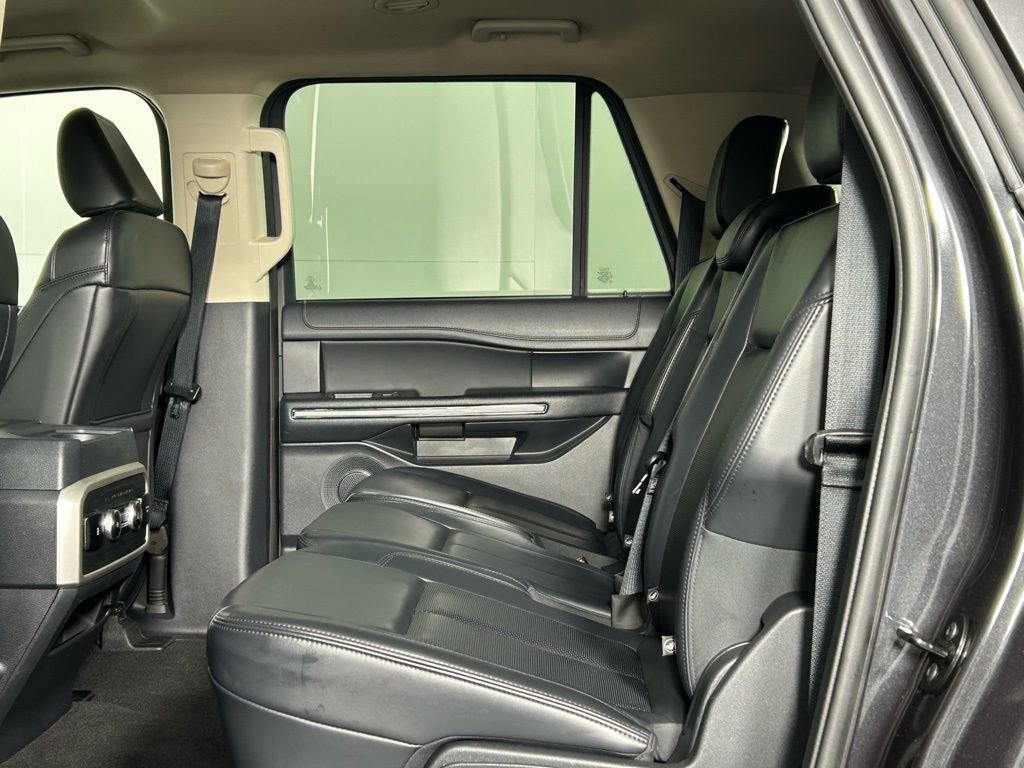 Used 2024 Ford Expedition Max XLT image 19