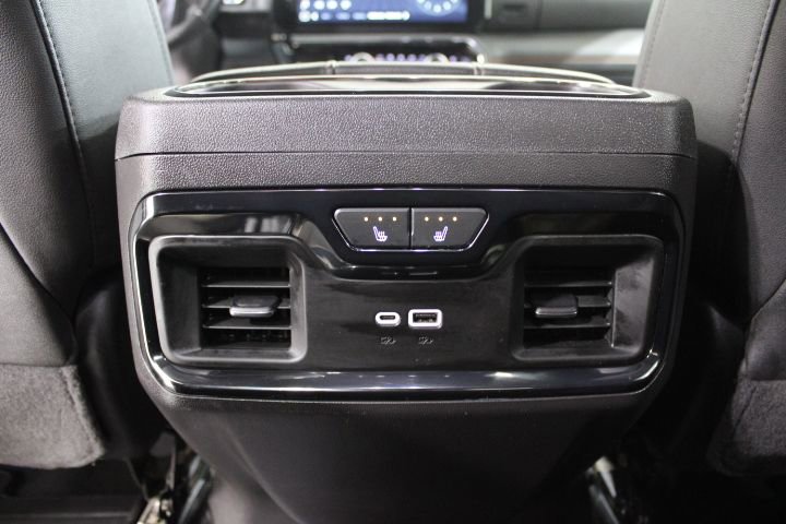 Used 2024 GMC Sierra 1500 AT4 w/ Technology Package image 24