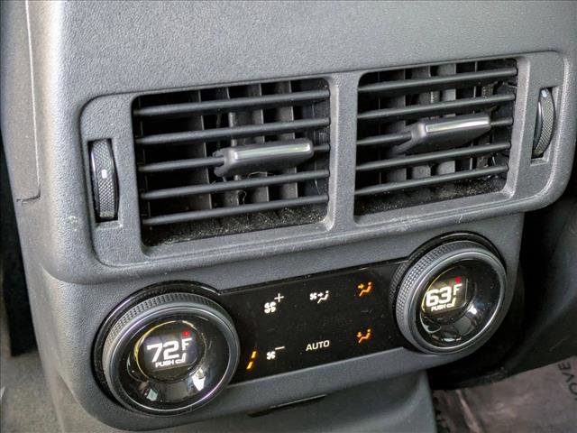 Used 2018 Land Rover Range Rover Velar R-Dynamic HSE image 18