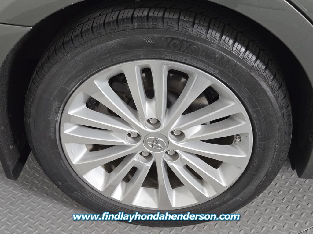 Used 2013 Toyota Avalon Limited FWD image 11