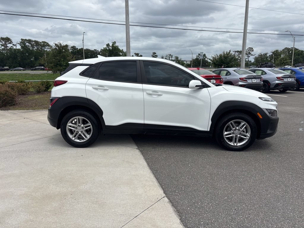 Used 2022 Hyundai Kona SE FWD image 4