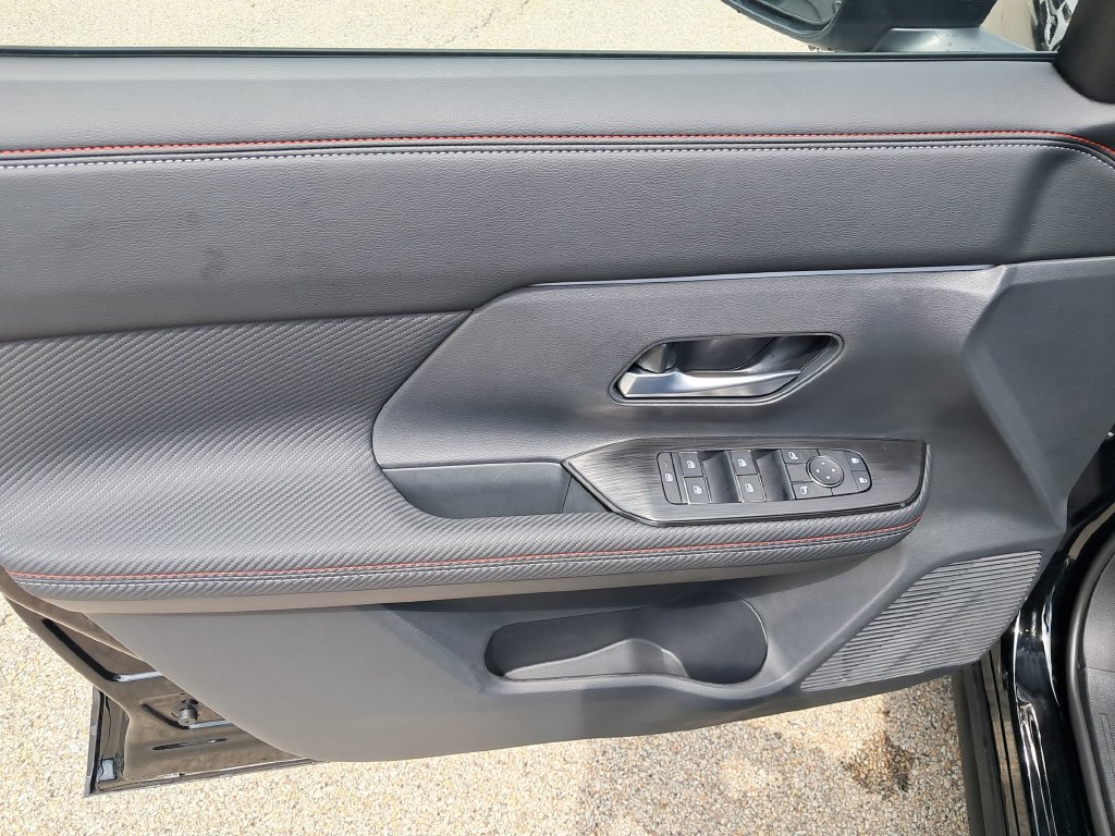 New 2026 Nissan Kicks SR AWD/4WD image 11