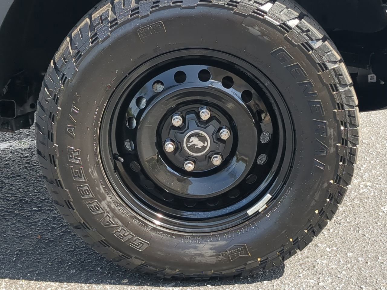 Certified 2023 Ford Bronco Black Diamond image 11