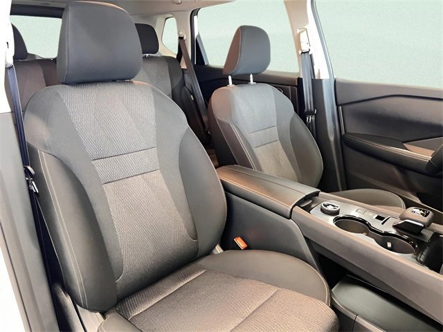 Used 2025 Nissan Rogue SV image 14