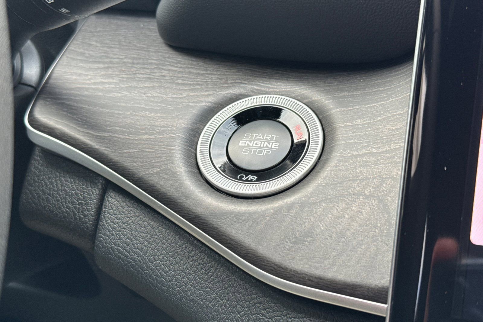 New 2025 Jeep Grand Cherokee Limited w/ Luxury Tech Group II image 28