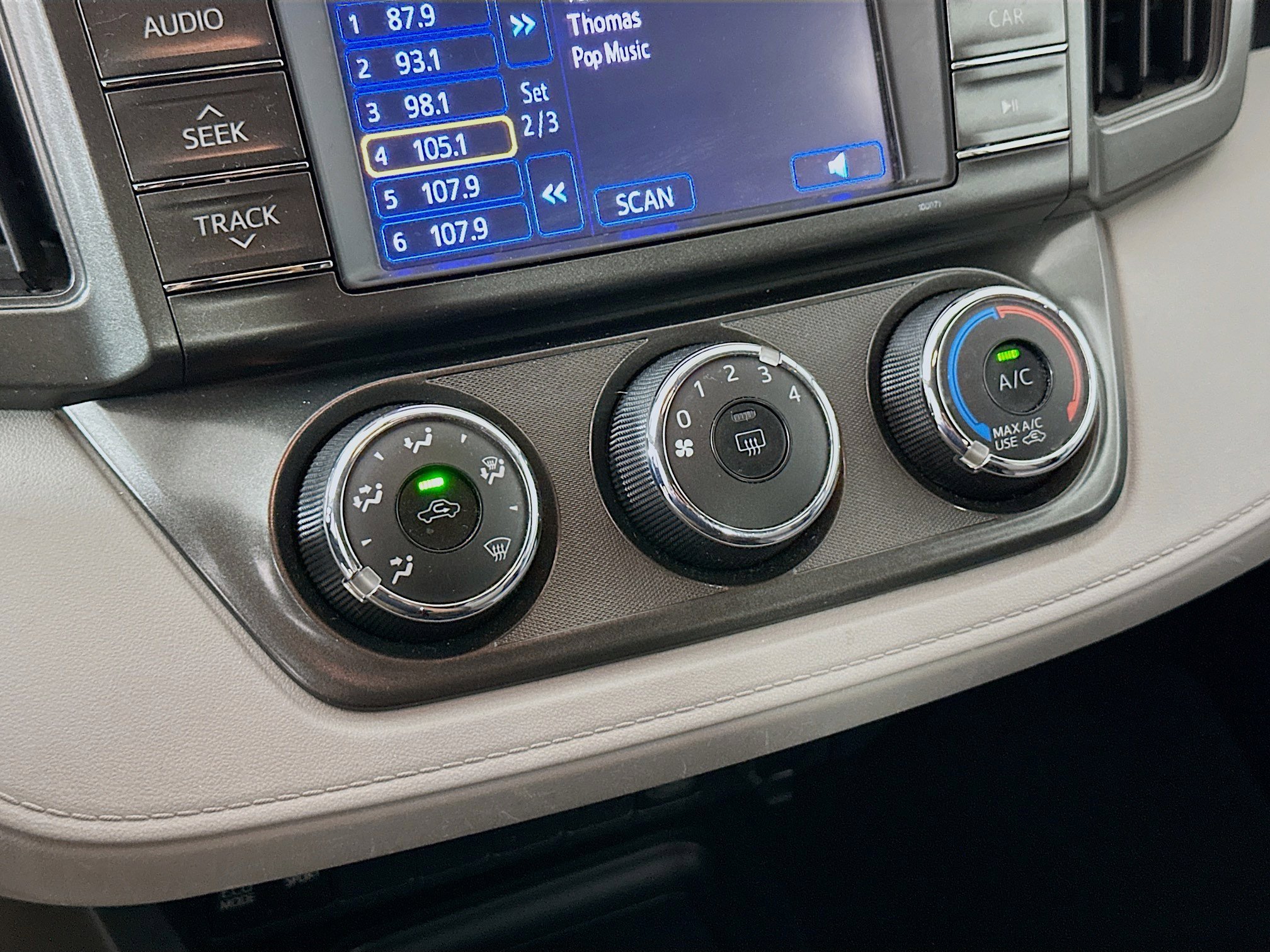 Used 2013 Toyota RAV4 LE image 22