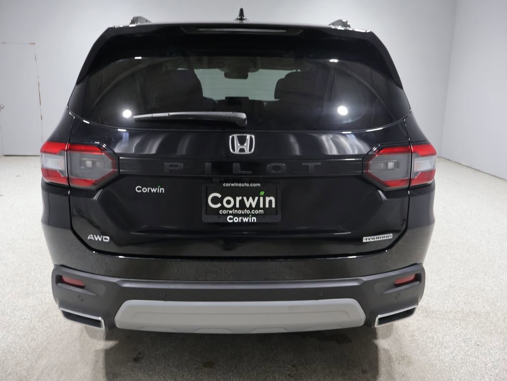 Used 2023 Honda Pilot Touring image 3