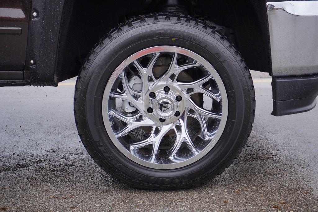 Used 2018 Chevrolet Silverado 1500 LT w/ All Star Edition image 13