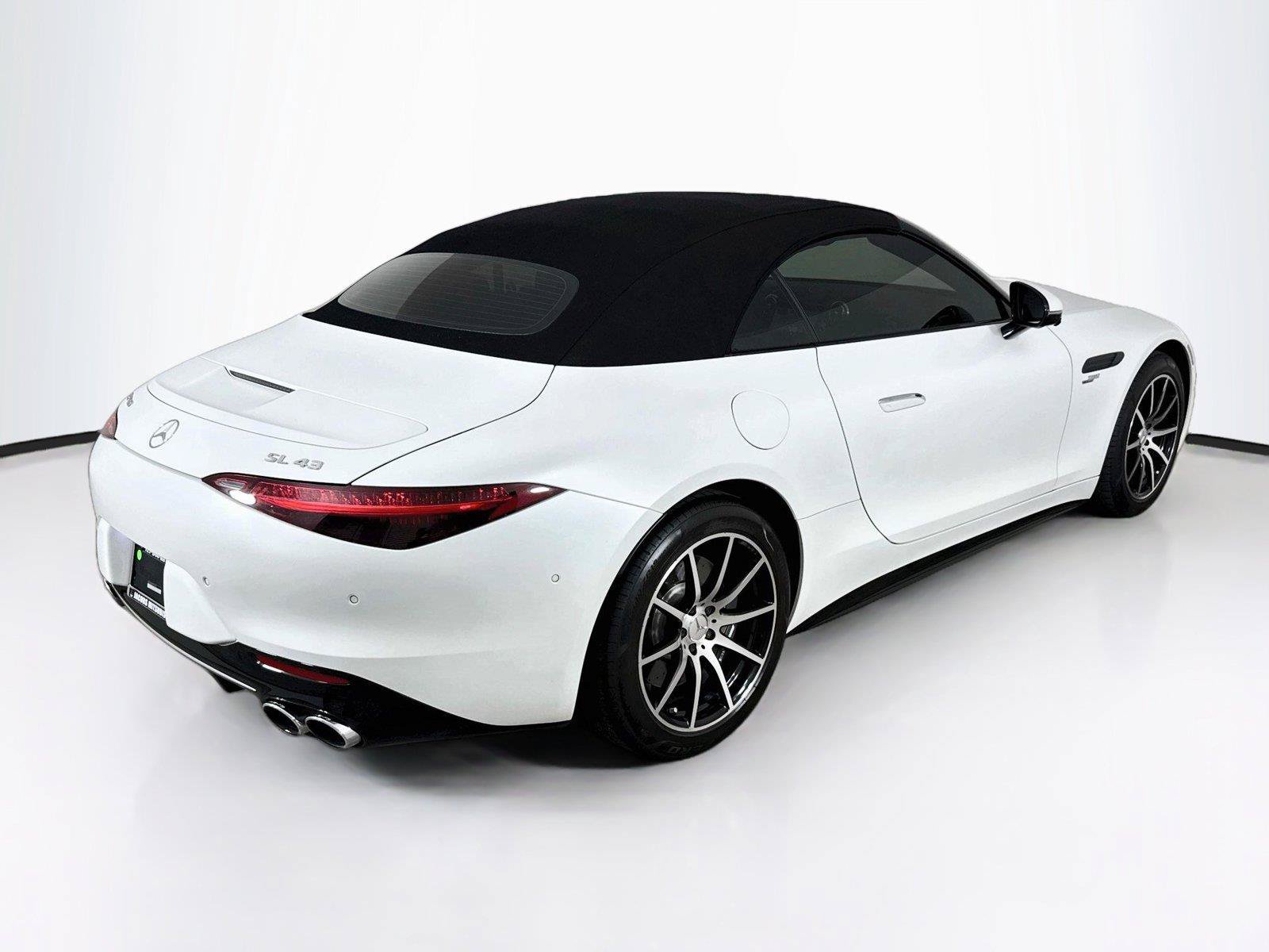 Used 2023 Mercedes-Benz SL 43 AMG w/ Driver Assistance Package image 5