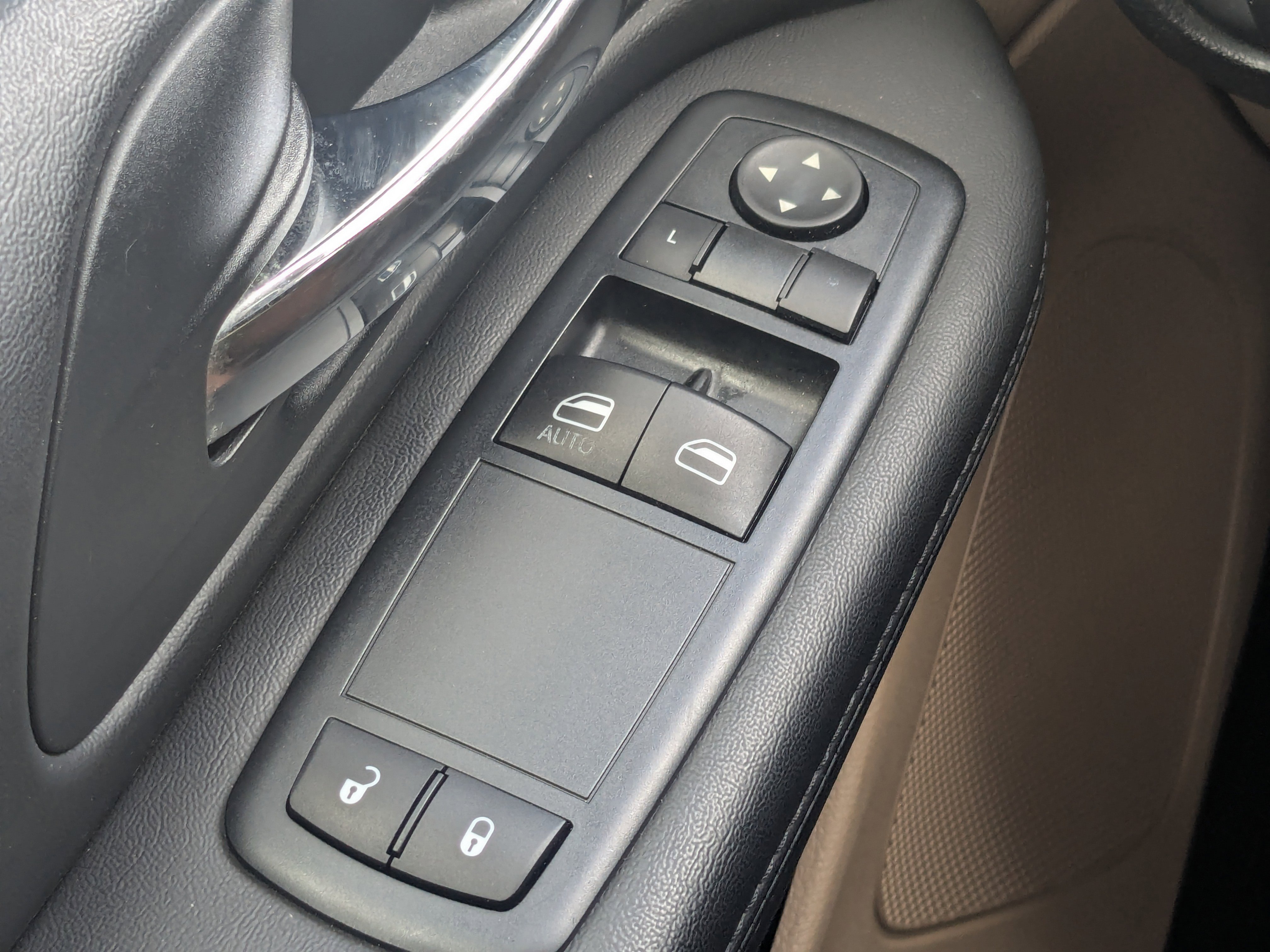 Used 2014 Dodge Grand Caravan American Value Package FWD image 29