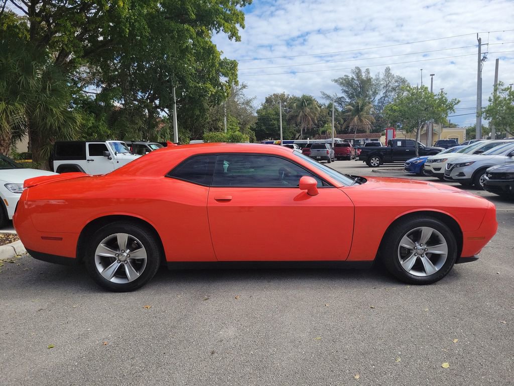 Used 2017 Dodge Challenger SXT w/ Sound Group image 10