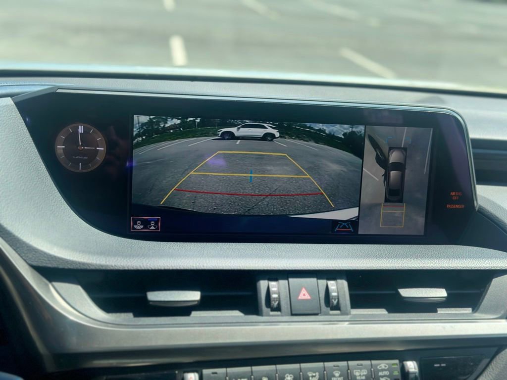 Used 2021 Lexus ES 300h w/ Accessory Package FWD image 15