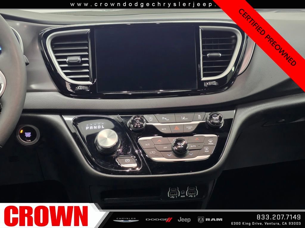 Used 2025 Chrysler Pacifica Select image 18
