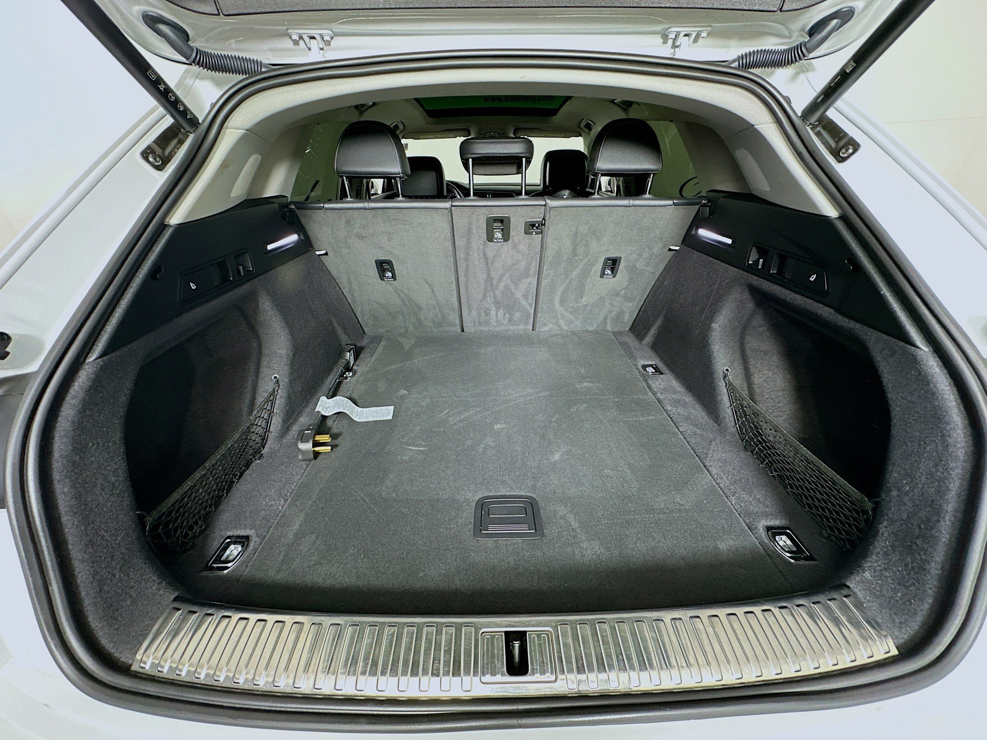 Used 2024 Audi Q8 e-tron Premium Plus w/ Premium Plus Package image 26