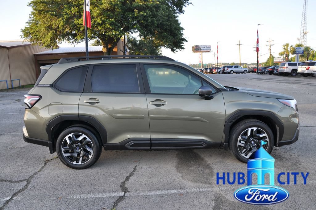 Used 2025 Subaru Forester Limited AWD/4WD image 5