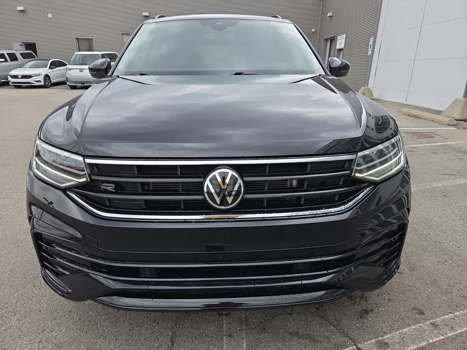 Certified 2023 Volkswagen Tiguan SE R-Line image 6